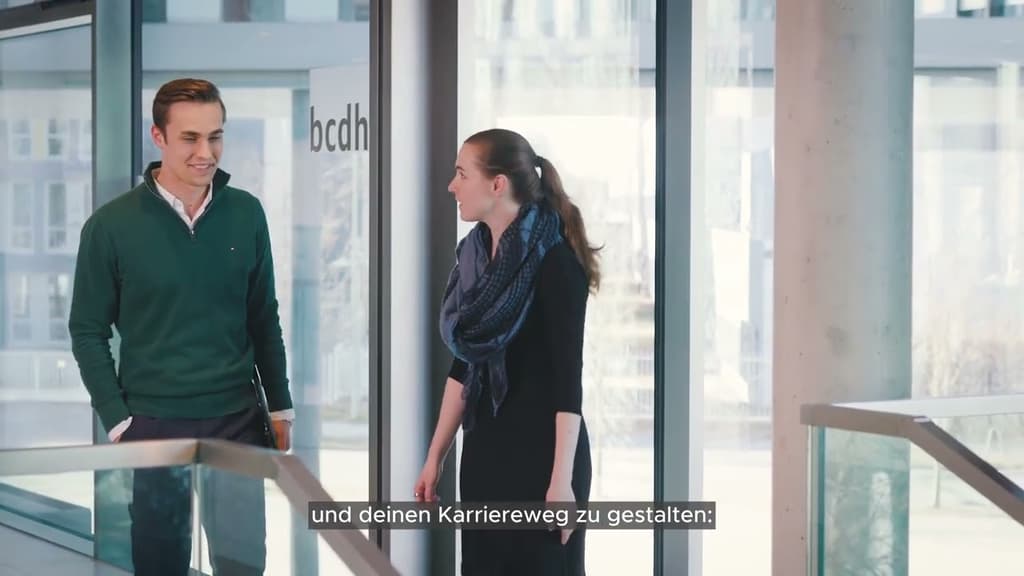 Du willst nach dem Studium direkt durchstarten? Unser Video zeigt dir Ablauf & Inhalte des Executive Assistant Programs.