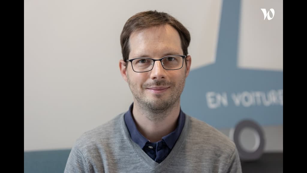 Présentation de Maxime Morelli, responsable marketing chez En Voiture Simone !