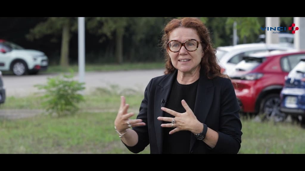 Découvrez le portrait de Nelly pour découvrir le métier de responsable communication 