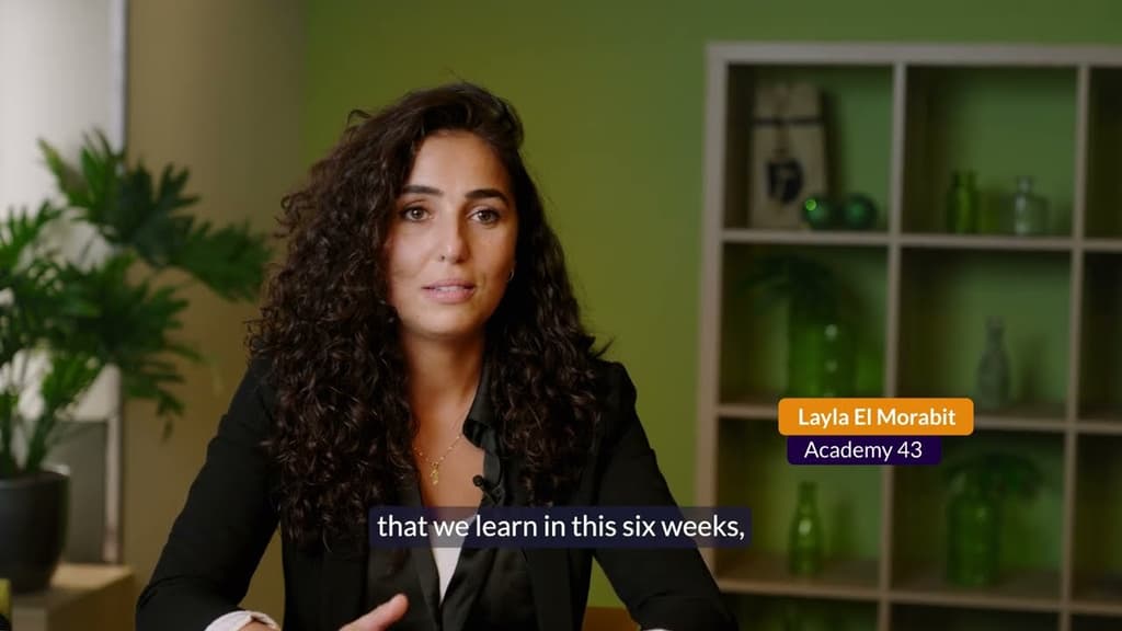 Discovery why Layla El Morabit chose the SOA People Academy as the start of her carreer. 