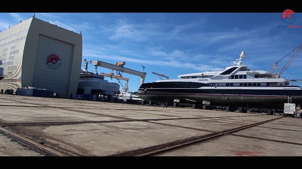Mise à terre d'un yacht chez Monaco Marine La Ciotat