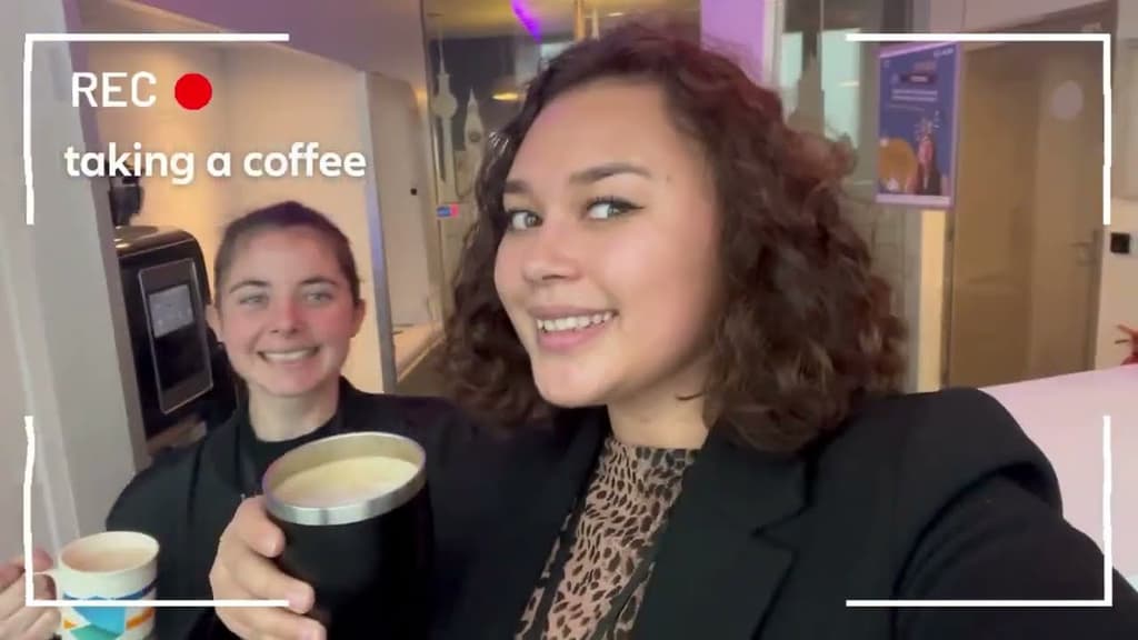 A day as an apprentice at Allianz Trade in a video !