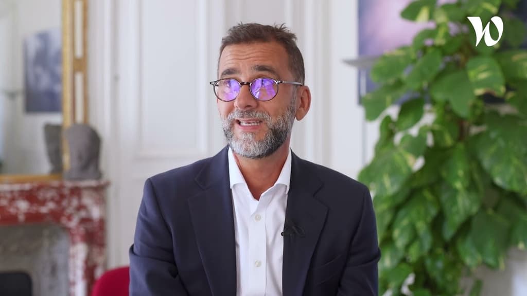 Présentation d'axis alternatives par le Emmanuel ROHAN- Président