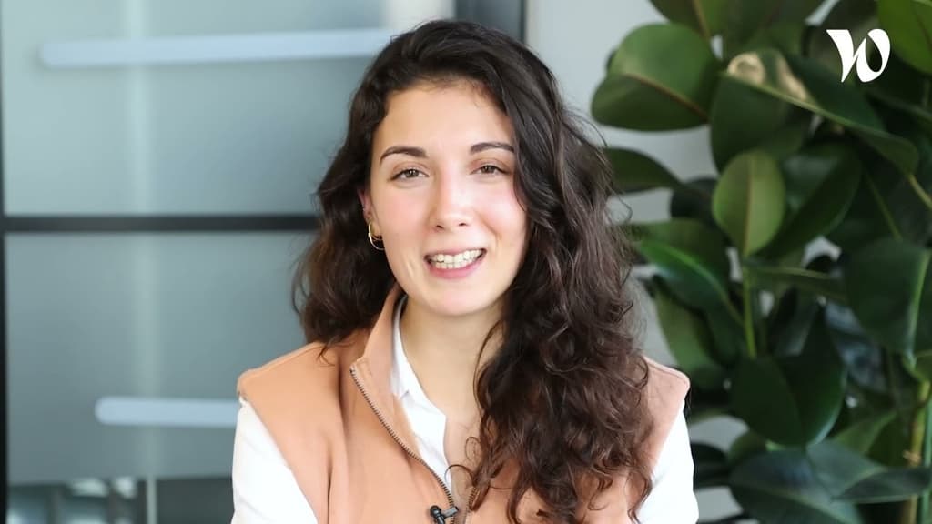 Découvrez le quotidien d'Ophélie, Consultante en Communication Crise & Affaires Publiques
