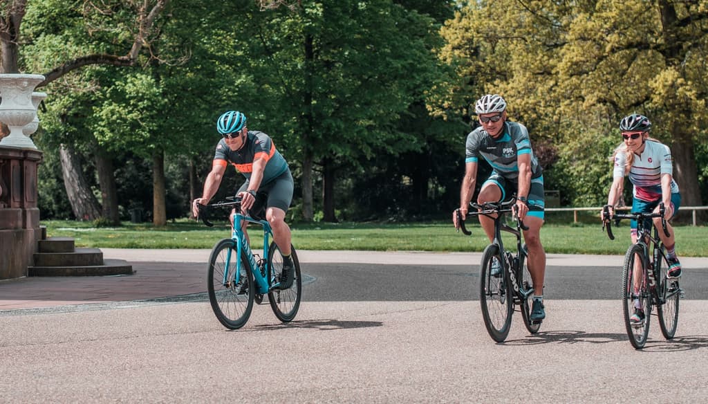Wir bieten unternehmensinterne sportliche Aktivitäten (Fußball, Wandern, Biken usw.) und sorgen damit für einen aktiven Ausgleich.