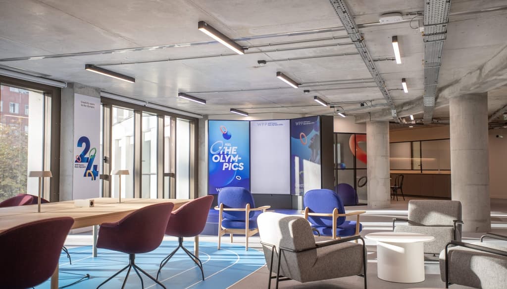 Notre Media Olympics Center : un lieu dédié pour faire briller la magie des Jeux Olympiques et Paralympiques de Paris 2024.