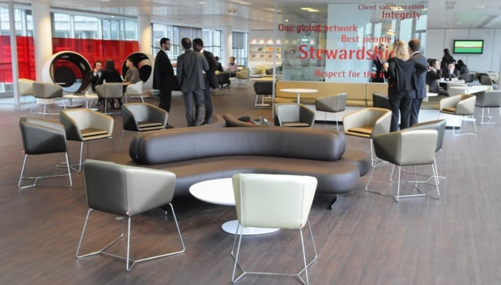 Une petite vue d'ensemble de notre lounge dans nos locaux parisiens.