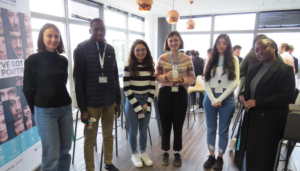 Café rencontre entre les stagiaires d'Axens