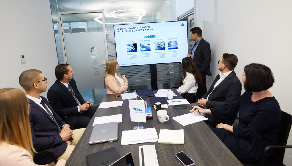 Modern meeting rooms for colleagues to collaborate