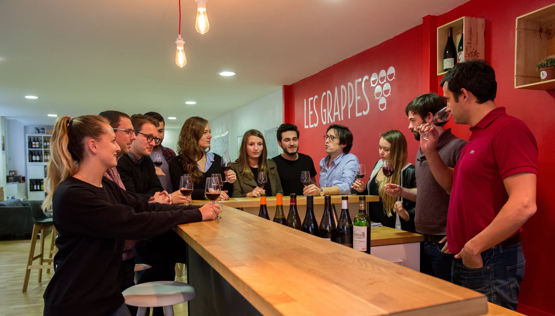 L'équipe en dégustation dans les locaux en plein coeur du Sentier à Paris