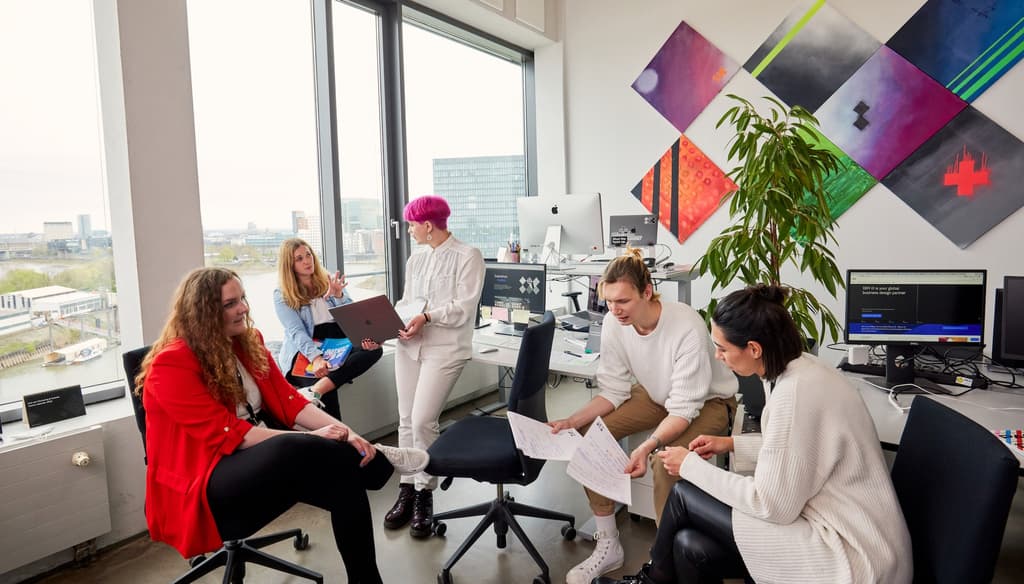 Wir sind eine IBM iX Family.