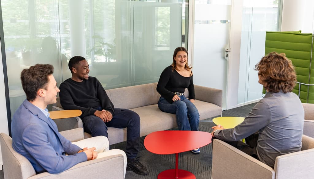 Nos étudiants recommandent l'alternance chez SFR pour la qualité de l'accueil, le challenge des missions et le suivi de nos tuteurs.