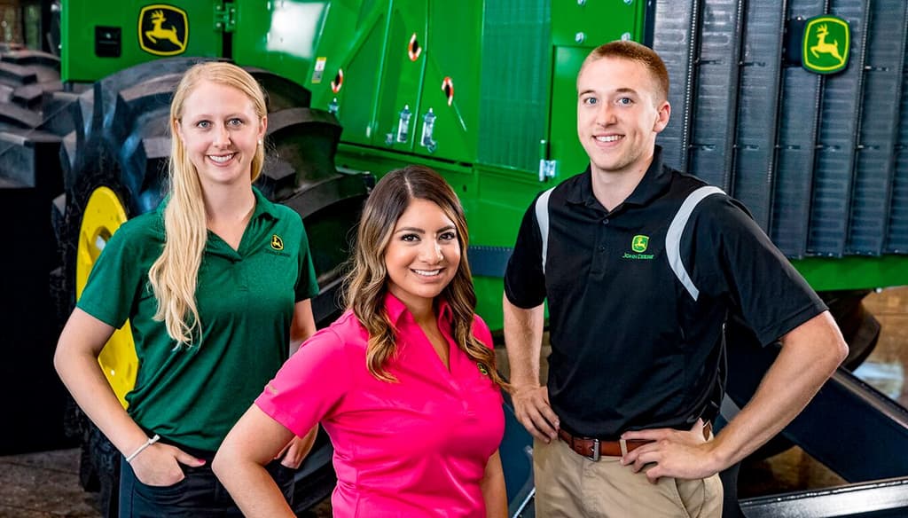 StudentInnen bei John Deere