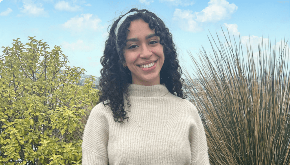 Aya - Business developer