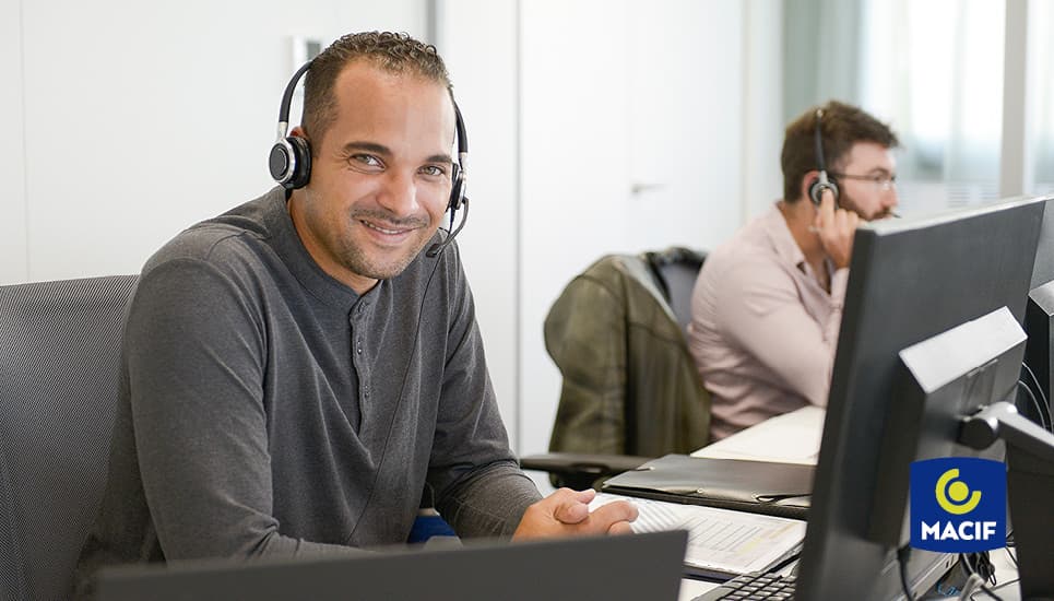 Samuel, conseiller commercial en Centre de la Relation Client