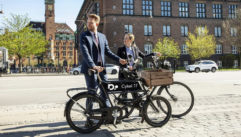 Kolleger foran Rådhuspladsen
