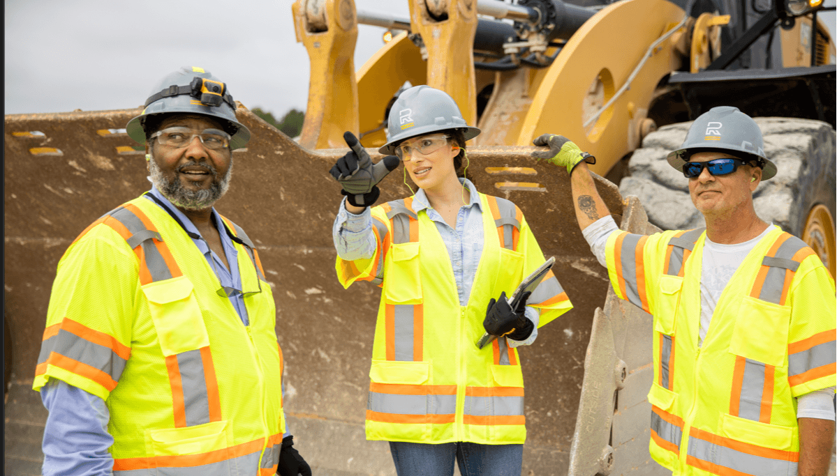 Des collaborateurs Colas sur un chantier