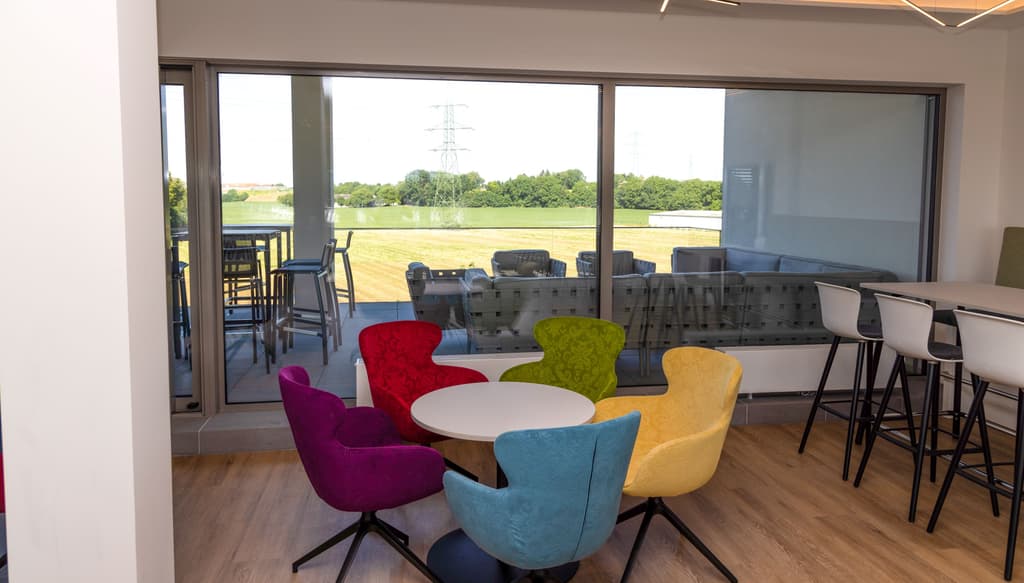 Unser Working Café mit unserer Sonnenterrasse