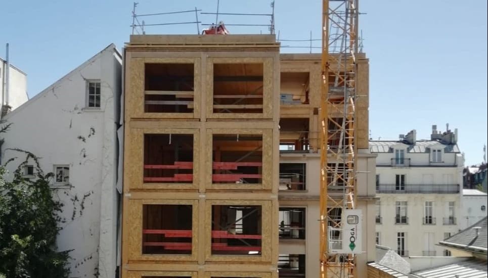 Un chantier de construction structure bois à Paris