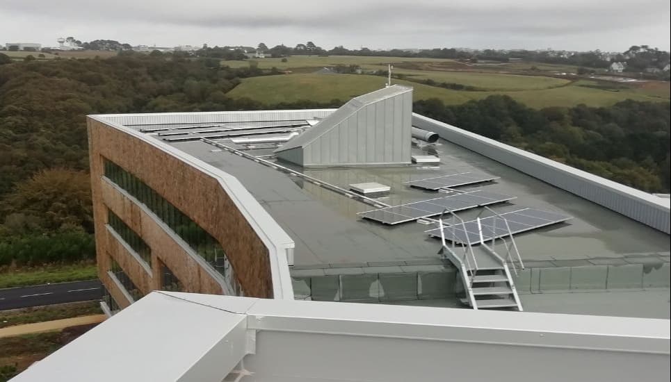 Installation de panneaux photovoltaïques en toiture