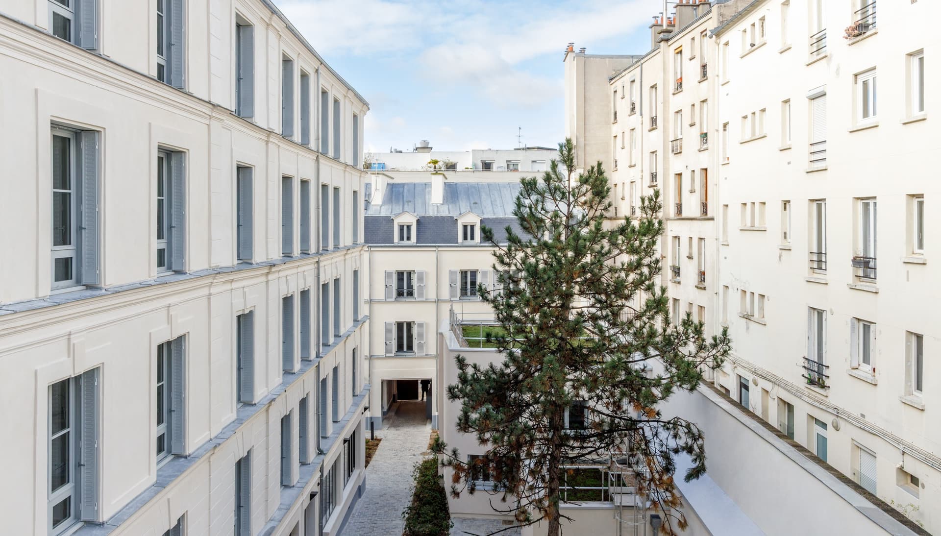 Restructuration lourde de 30 logements, 2 commerces, 5 ateliers d'artiste et 1 local d'activité Paris 20