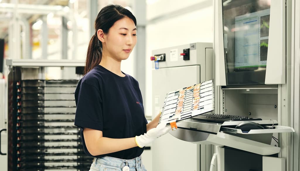 Wir bieten für Antriebe komplette Lithium-Ionen-Batteriespeichersysteme sowie -module & zudem verschiedene Einzelkomponenten