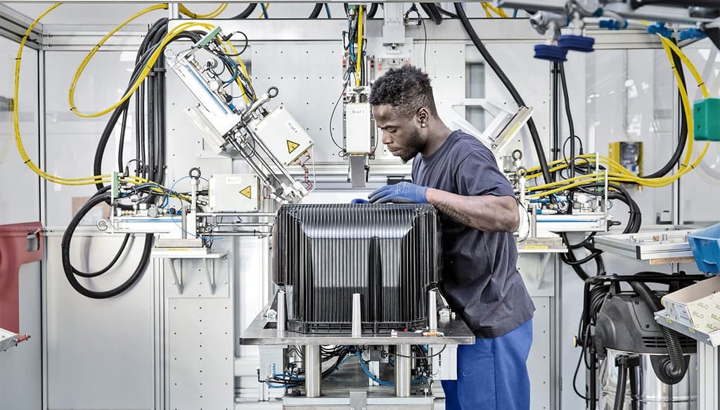 Leichtbau-Komponenten aus Kunststoff kommen im Nutzfahrzeugbereich zum Einsatz und helfen Gewicht und CO2 einzusparen.