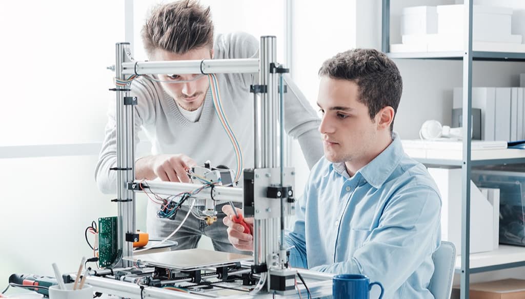 Ingénieurs au travail