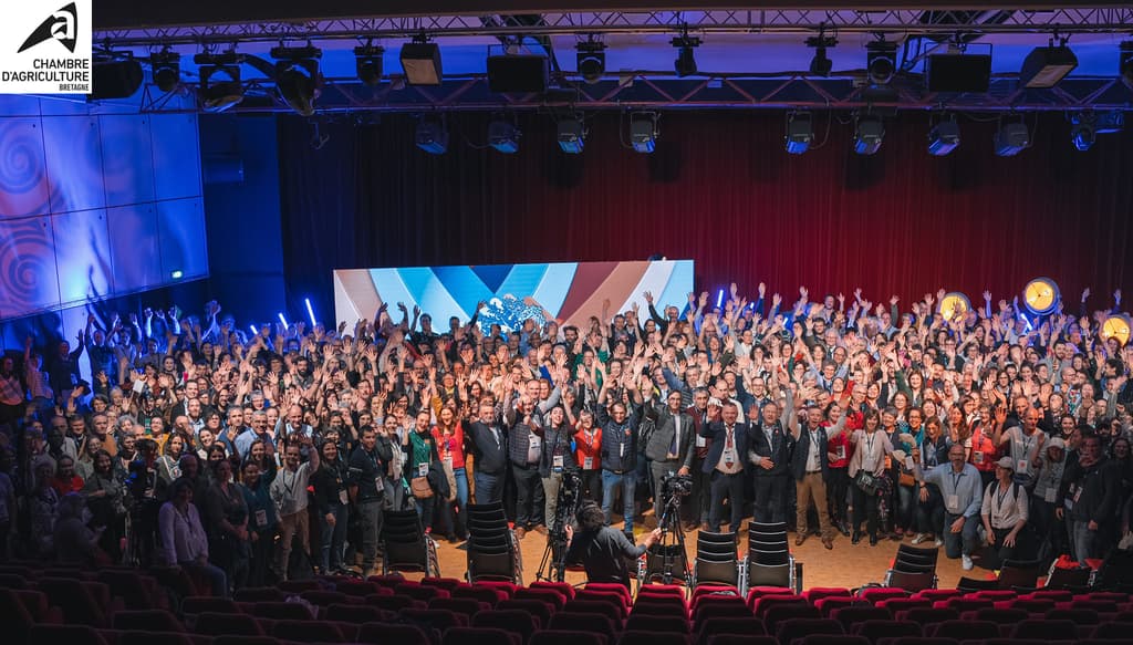 Toute l'équipe de la Chambre d'agriculture de Bretagne réunie à Lorient pour fêter les 100 ans des Chambres d'agriculture.