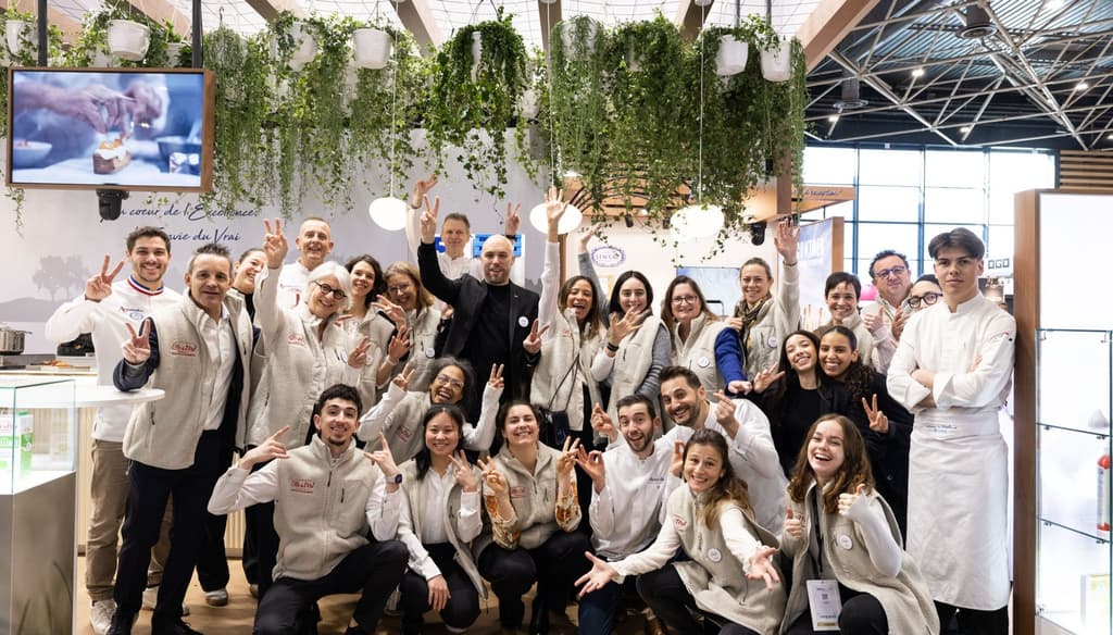 Chez Savencia, nous croyons que la réussite se construit ensemble, dans la bonne humeur et la passion de notre métier !