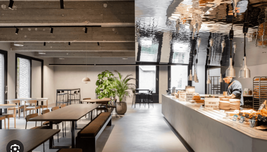 🌱 Enjoy fresh, healthy and delicious lunch options right inside the Glaverbel, just steps away from your desk!
