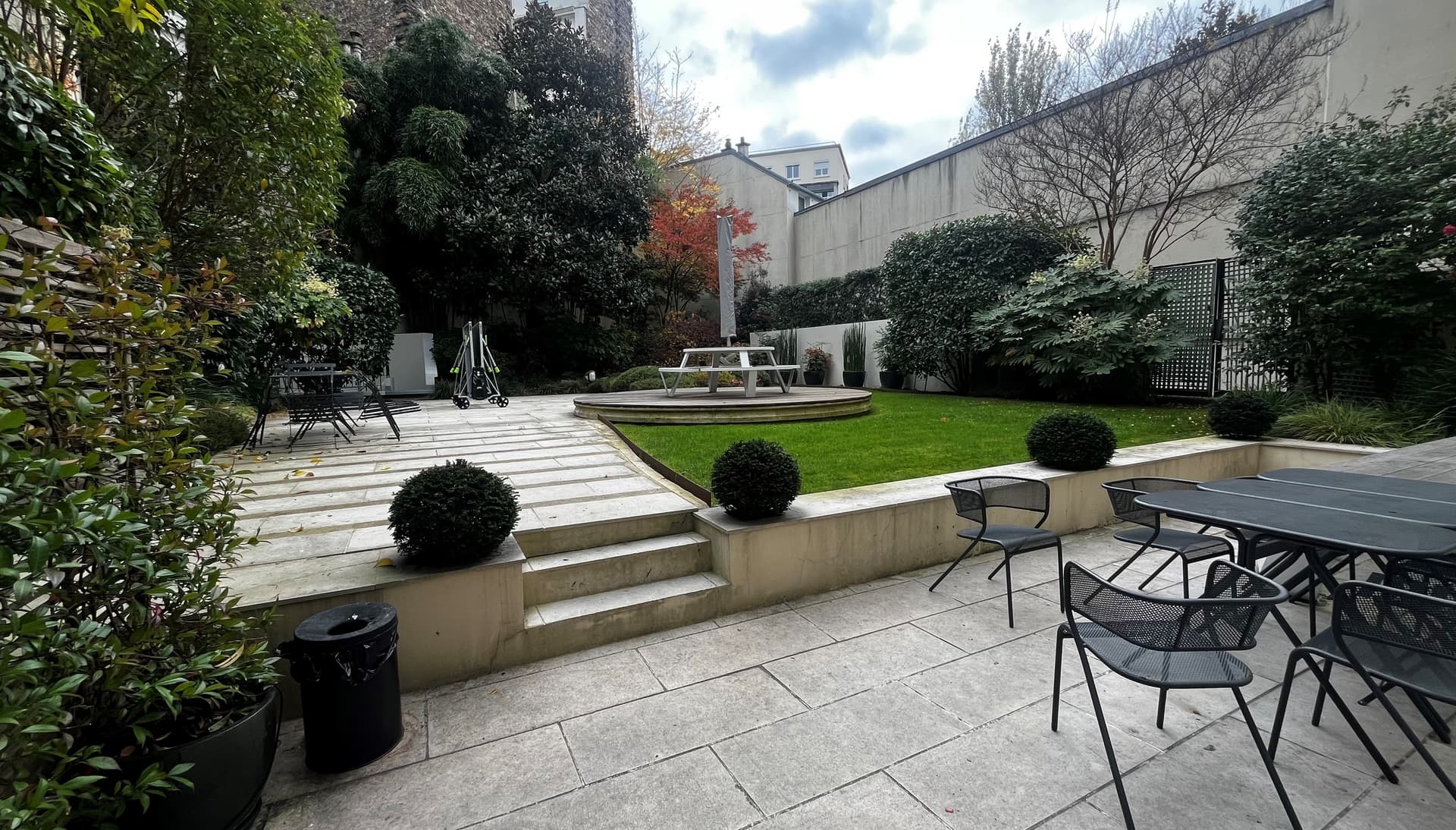 Terrasse - Locaux NEVERHACK