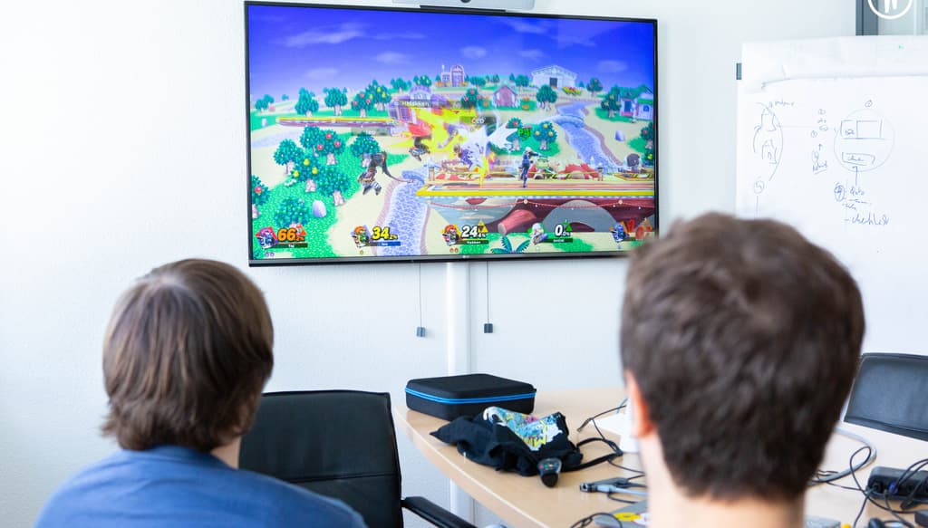 Les tournois de Smash Bros sur la pause déjeuner ;-) Vous êtes joueurs? Défiez-nous !