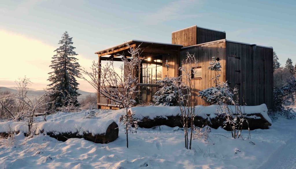 Nutchel Alsace ❄ Cabanes. Forêt. Neige. Silence. Un hiver suspendu.