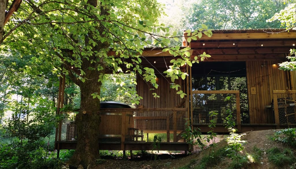 Cabanes au sein du village Nutchel Ardennes en Belgique
