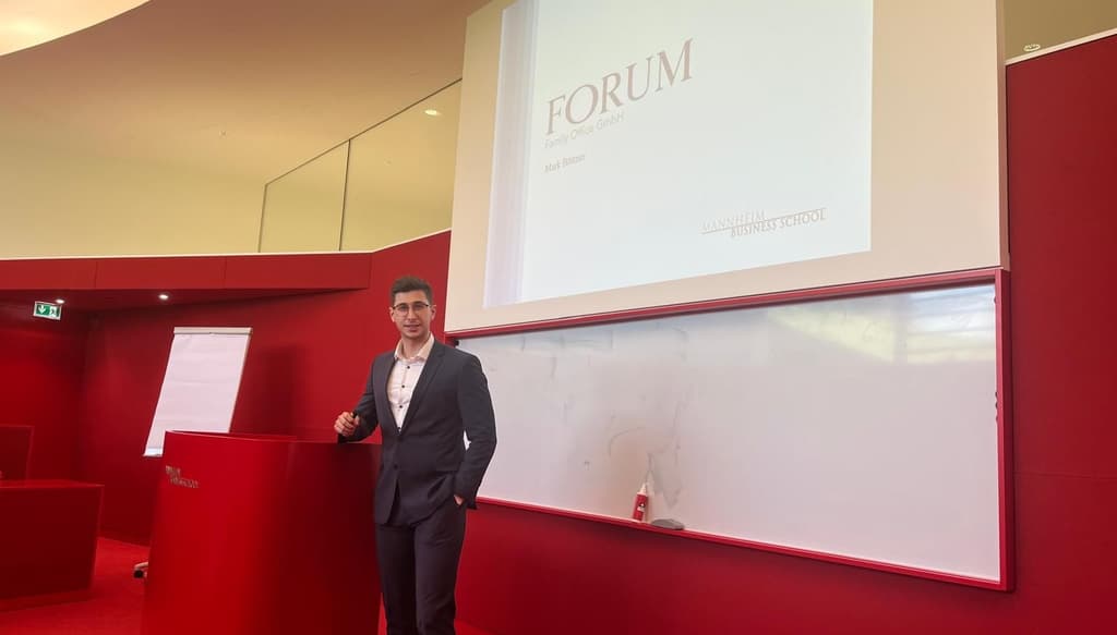 Unser Analyst, Mark Böttner, gibt an der Uni Mannheim regelmäßige Vorträge über die Arbeit von Forum.