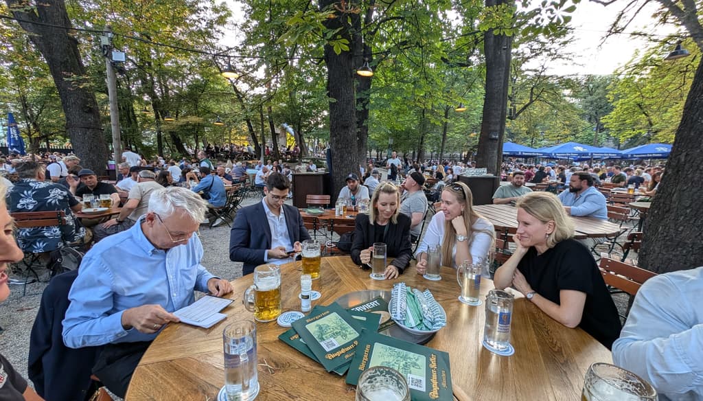 Biergartenbesuch nach unserem TAM (Thursday Afternoon Meeting)