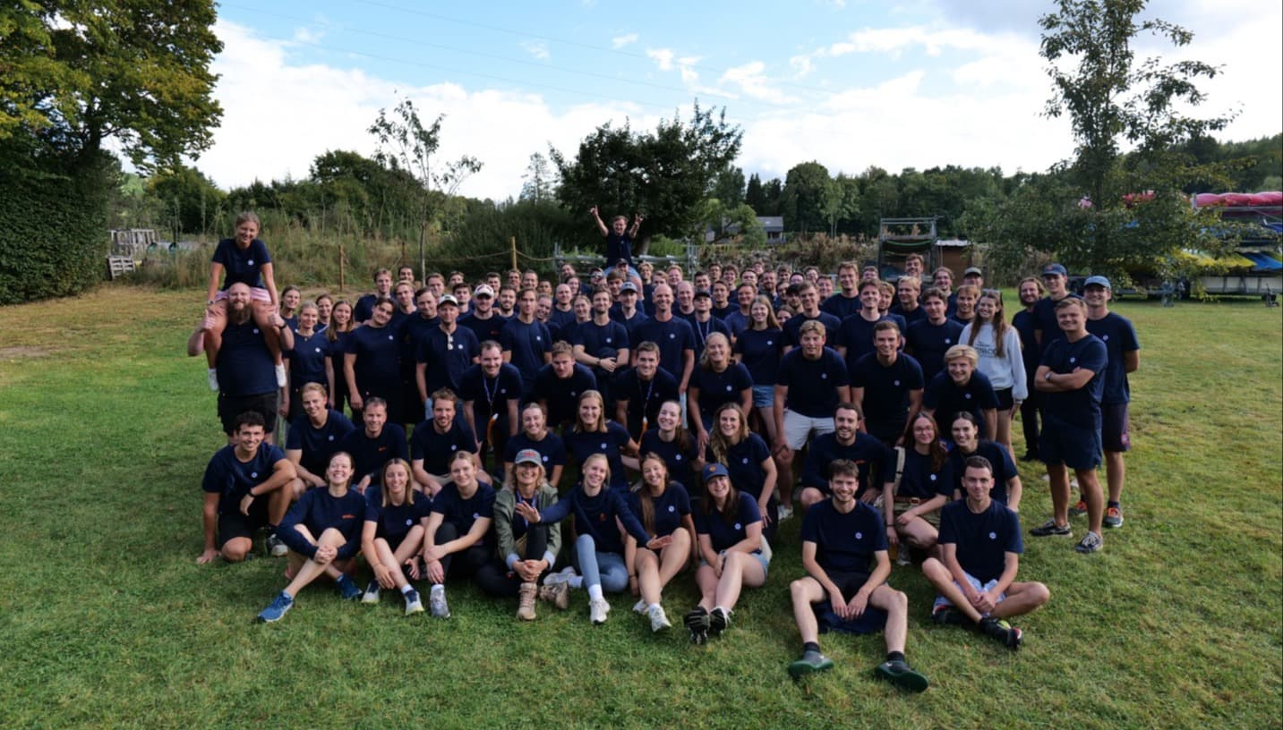 Experience our unique Bright team spirit.