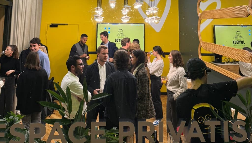 Soirée d'inauguration de notre agence à Paris au Café Joyeux, un lieu qui emploie et forme des personnes en situation de handicap mental