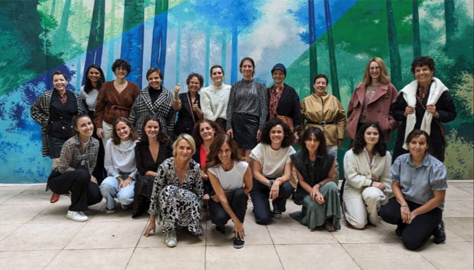 ba&sh affirme son engagement auprès des femmes grâce à des ateliers de relooking avec l’Institut Rafaël.