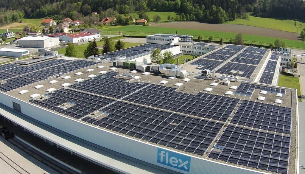 Aktiver Umweltschutz mit PV Anlage am Dach unseres Betriebes