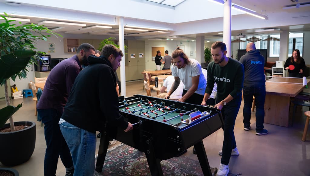 L'espace social à Paris - pour déjeuner, faire vos plus belles parties de baby ou de ping pong