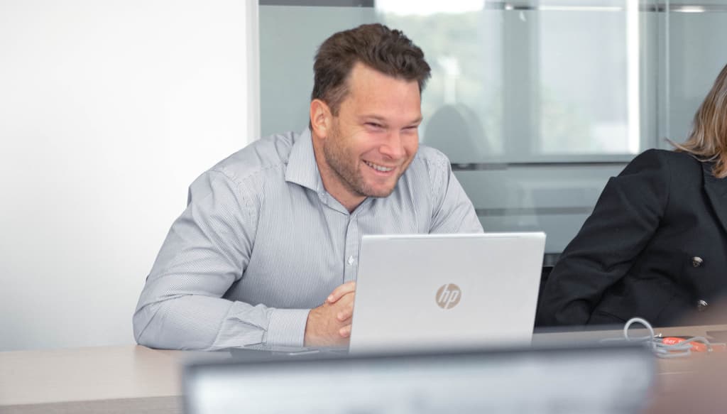 Collaborateur en réunion
