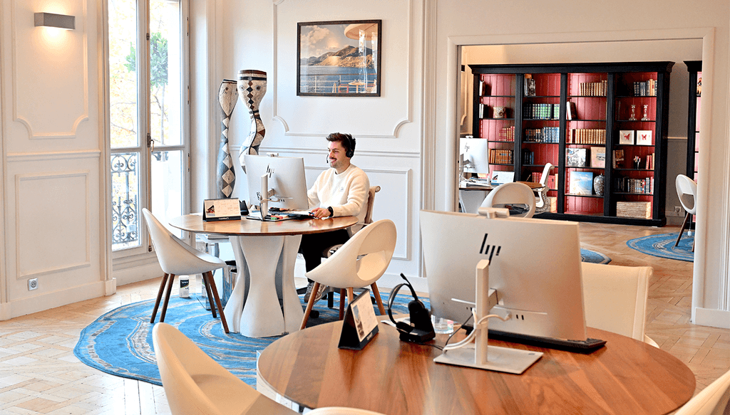 Bureaux & agences dans les plus belles villes | Offices & travel agencies in top cities, with a vibe shaped by our teams