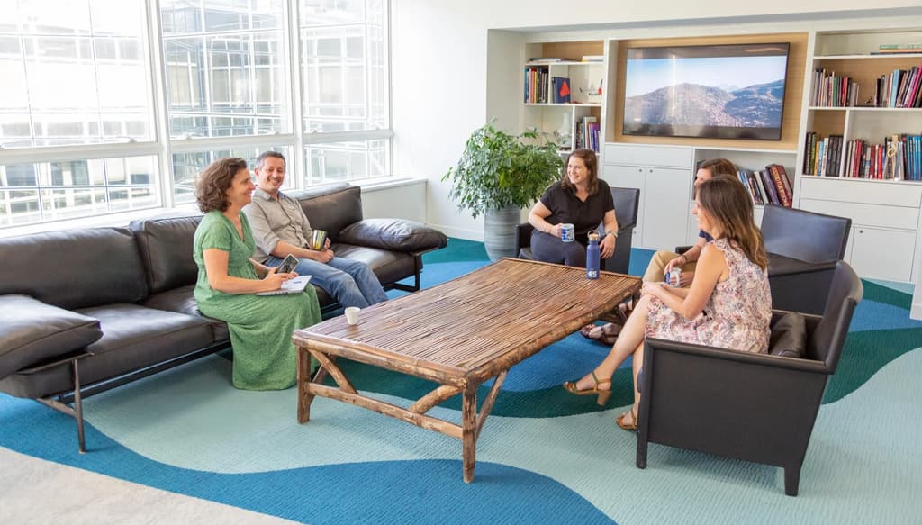 Notre siège social parisien réunit 800+ G.O au service de nos Resorts | Our Paris HQ unites 800+ G.Os serving our Resorts