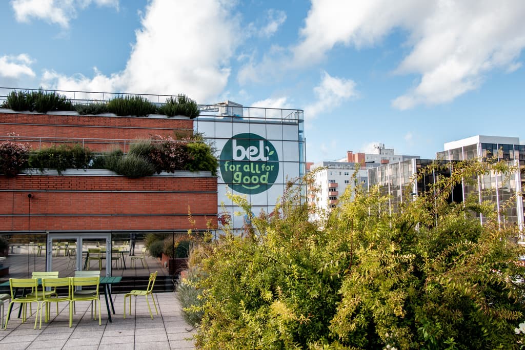 Notre Siège Social situé à Suresnes, tout près de la Seine. Il y a près de 100 ans, c'était une ancienne usine de parfumerie.