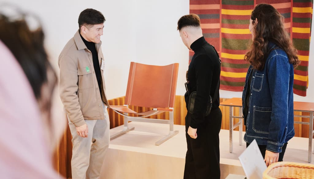 Accueil du Certificat pour jeunes réfugiés de Sciences Po Paris lors d'une journée d’immersion au cœur de l’univers Maison d’Hermès