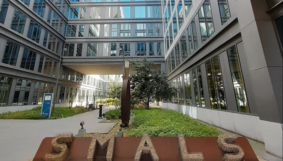 The Smals head office is located in front of the Brussels Midi Station.
