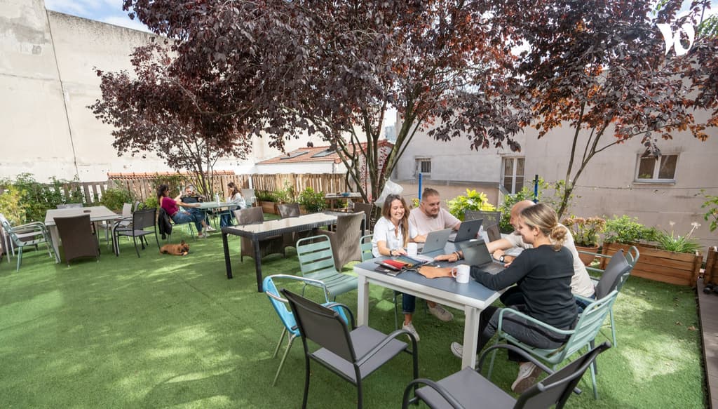 L'une des terrasses de Vente-unique.