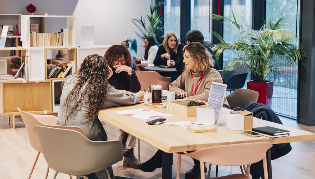 Des espaces d'échanges conviviaux pour booster votre créativité.